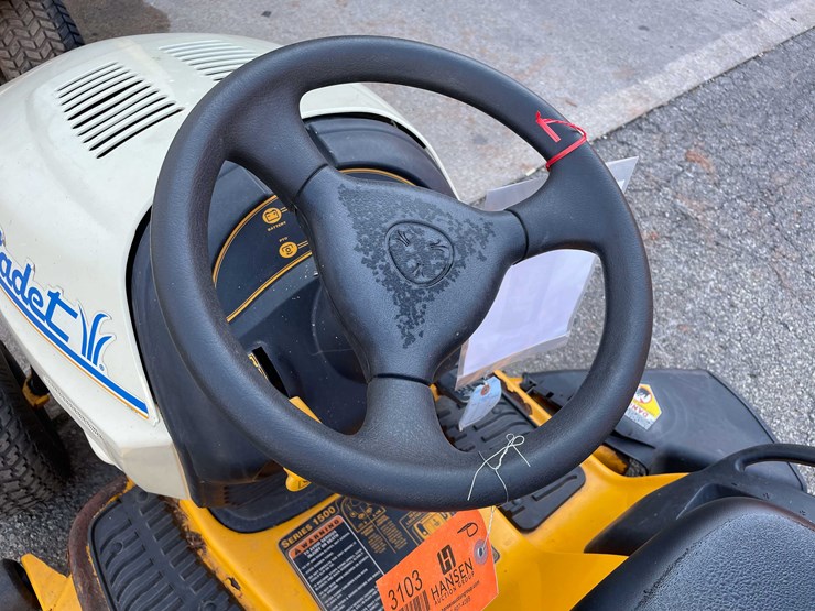 #3103-•-cub-cadet-riding-lawn-mower-(o3)-image-5