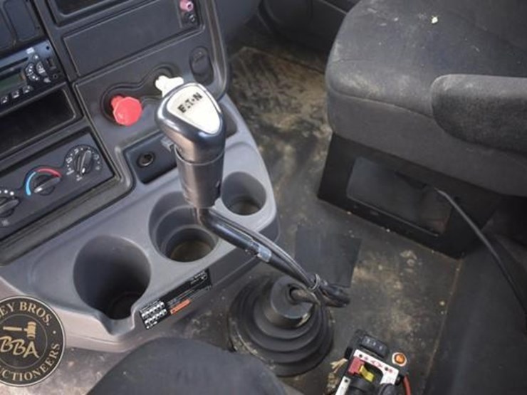2014-international-prostar-image-50