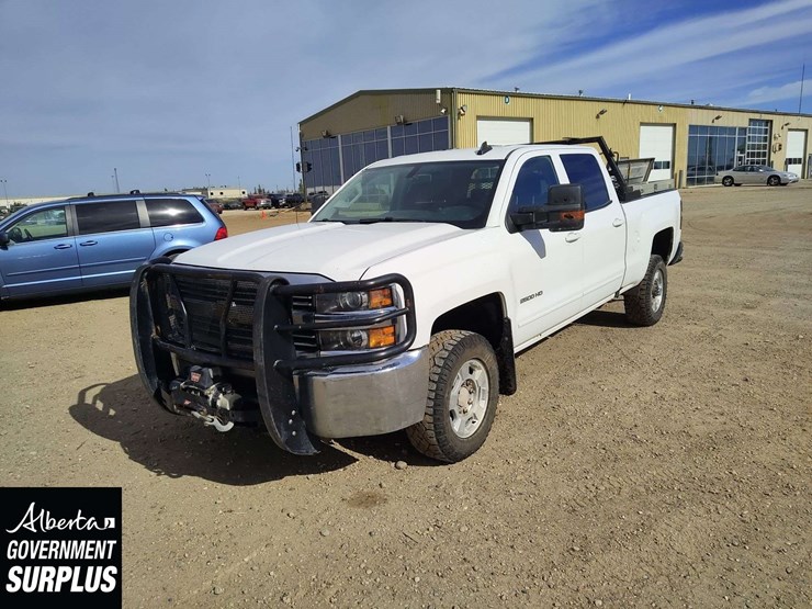 2017-chevrolet-silverado-2500hd-image-32