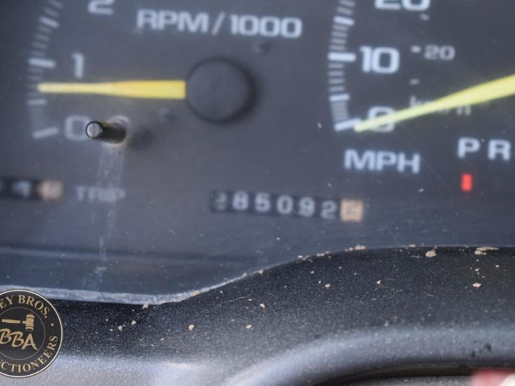 2000-chevrolet-3500-image-33