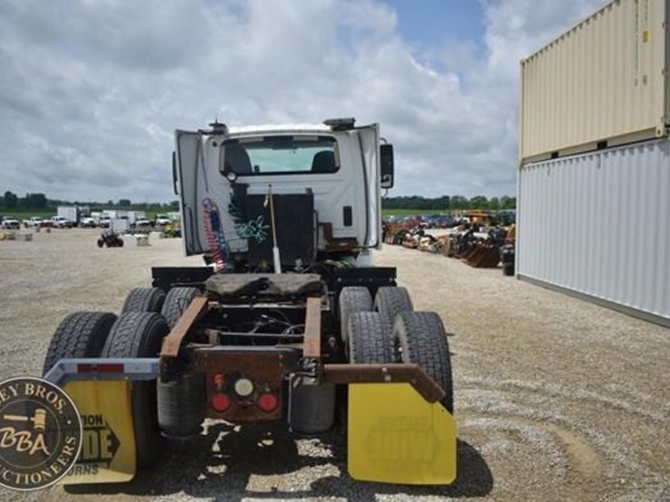 2014-international-prostar-image-4