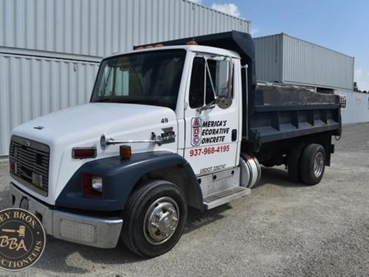 1999-freightliner-fl60-image-3
