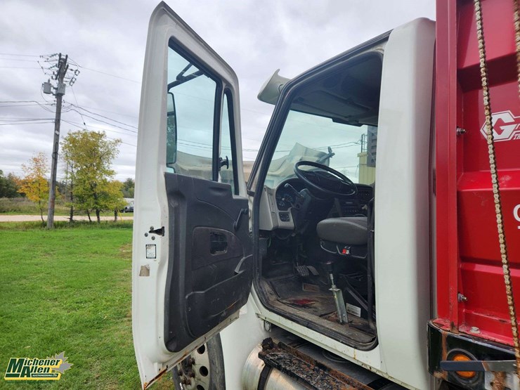2012-international-durastar-4300-image-15