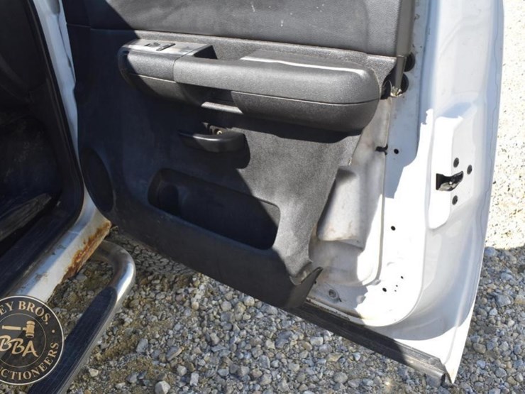 2007-chevrolet-silverado-2500hd-image-14