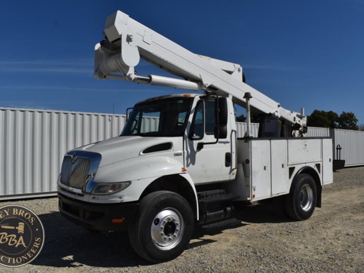 2012-international-durastar-4300-image-3