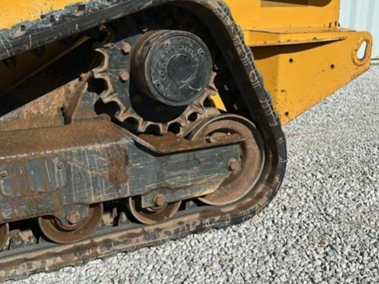 2021-deere-325g-image-30