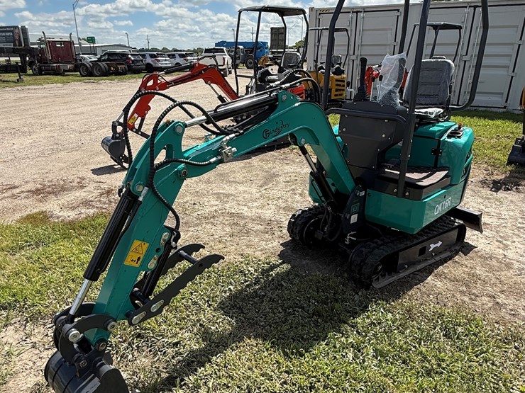 #604-•-2025-cfg-industrial-qk16r-hydraulic-track-type-mini-excavator-image-12