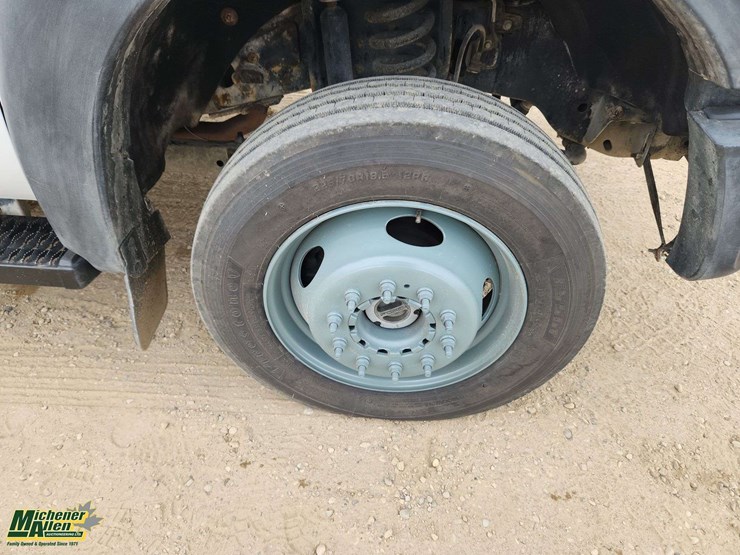 2014-ford-f550-image-40