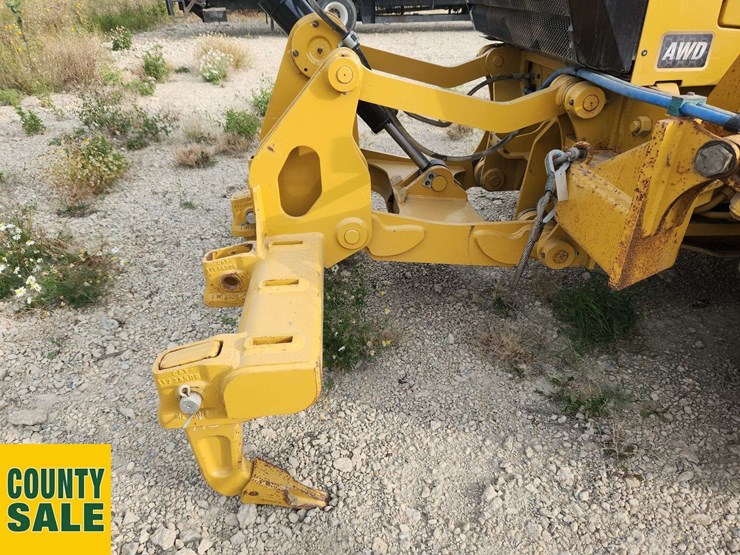 2020-caterpillar-150-awd-image-27