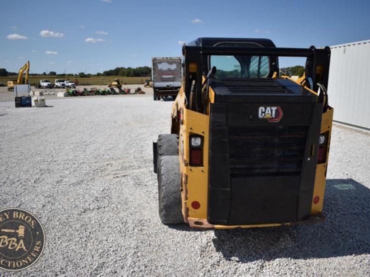 2019-caterpillar-242d3-image-16