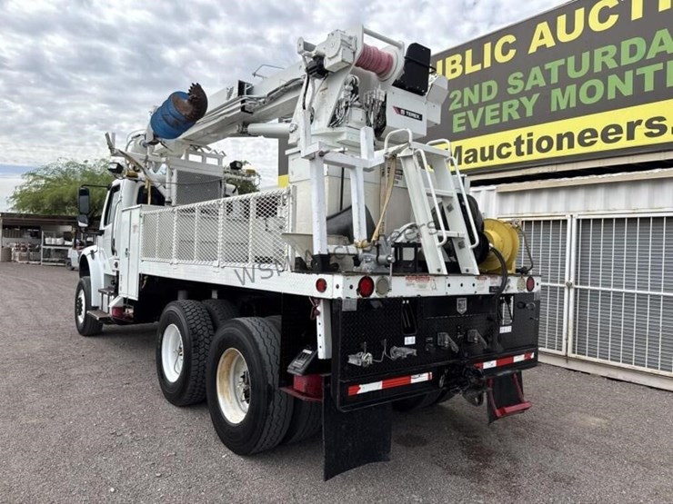 2012-freightliner-m2-digger-derrick-image-8