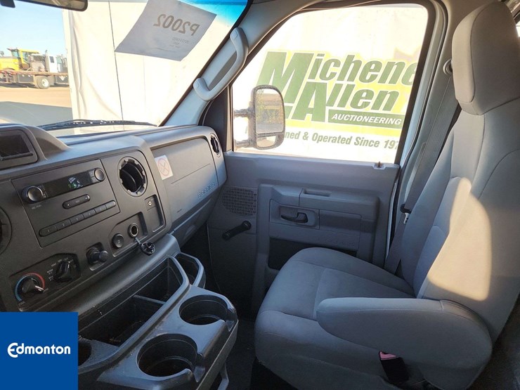 2012-ford-cargo-image-21