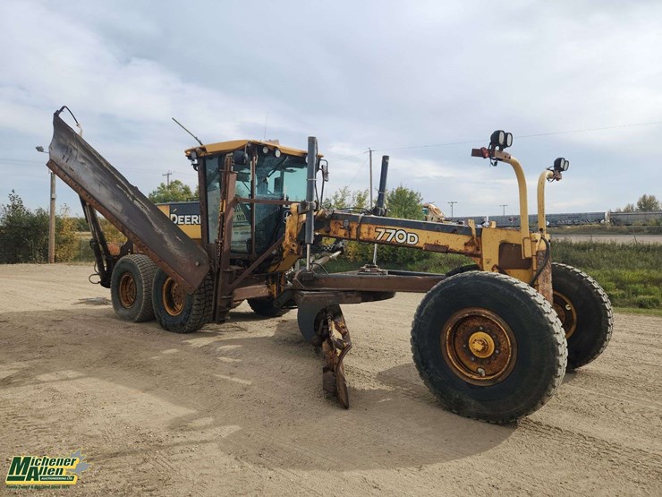 2006-deere-770d-image-2