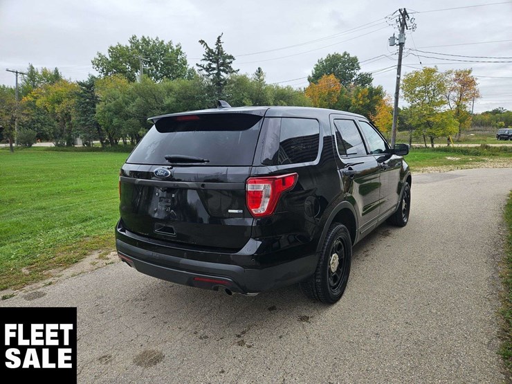 2016-ford-explorer-image-4