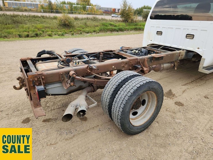 2013-ford-f550-image-32