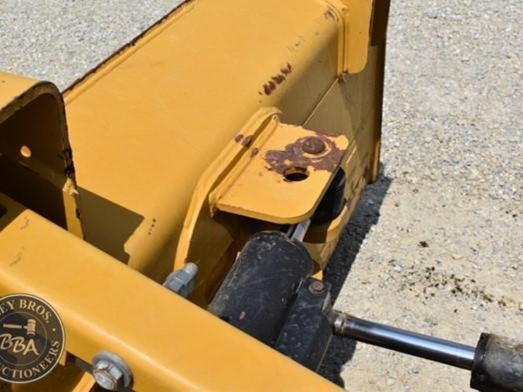 2019-caterpillar-d5k2-lgp-image-41