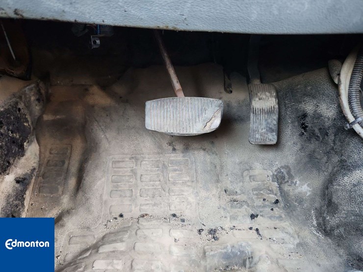 2013-ford-f550-image-27