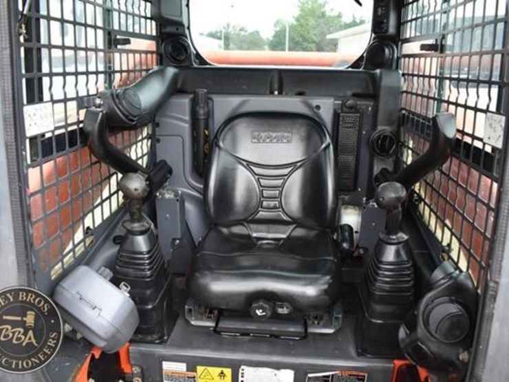 2017-kubota-ssv65-image-55