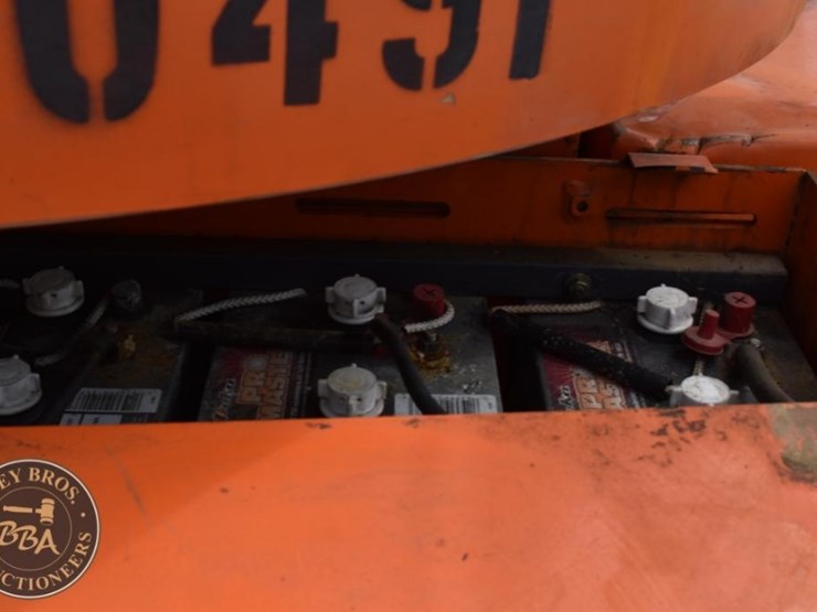 2013-jlg-e300ajp-image-64