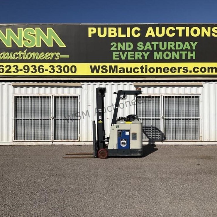 Crown 3000 Series Electric Order Picker