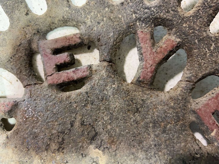 (3)-cast-iron-seats-image-5