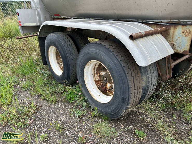 1975-certified-t.p.u.-t/a-water-tank-trailer-image-16