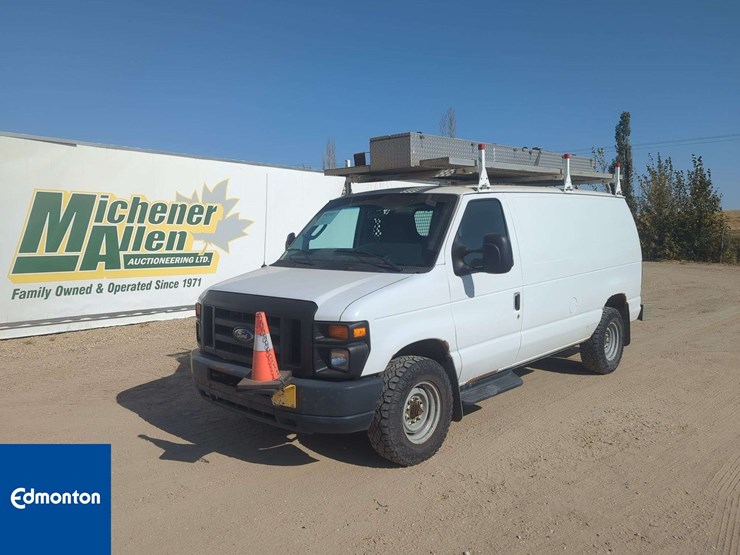 2012-ford-cargo-image-1
