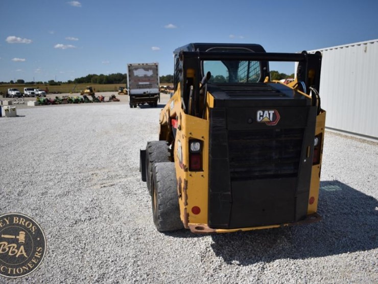 2019-caterpillar-242d3-image-15