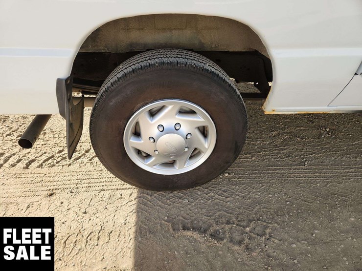 2012-ford-cargo-image-28