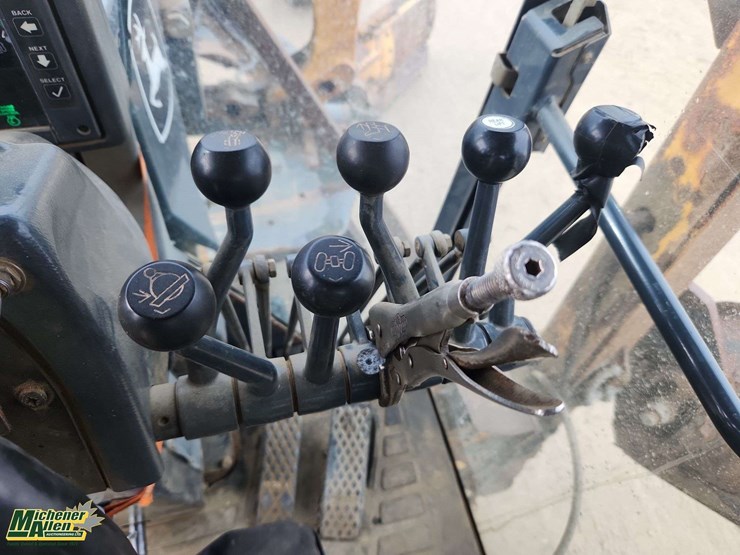 2006-deere-770d-image-13