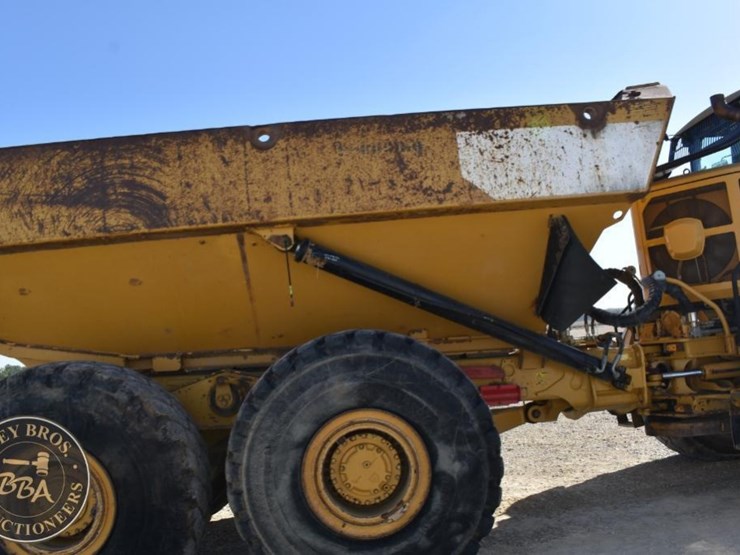 2011-caterpillar-740b-image-37