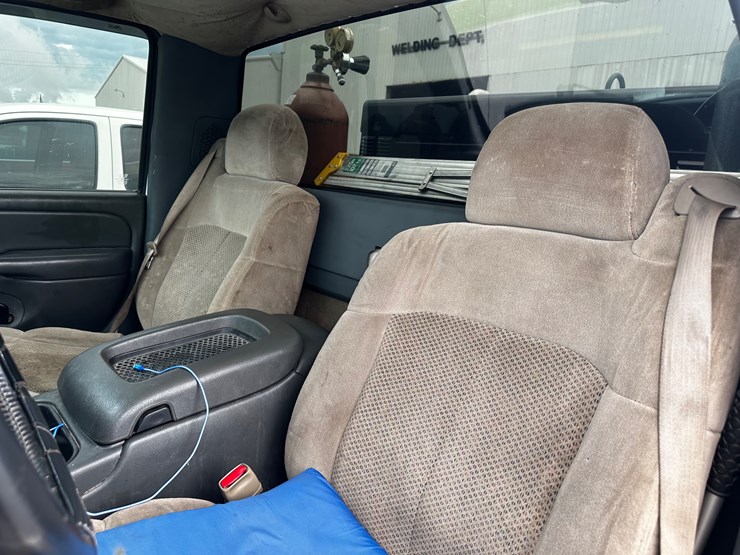 2001-chevrolet-3500-image-8