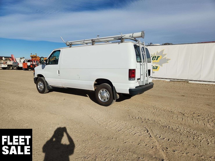 2012-ford-cargo-image-3