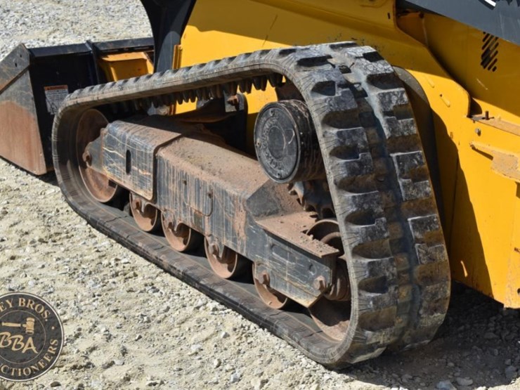 2021-deere-325g-image-54
