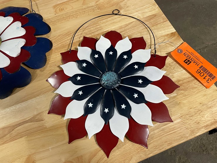 #3106-•-(4)-red-white-and-blue-hanging-metal-flowers-(t14)-image-5