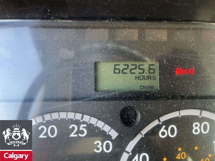 2015-freightliner-114sd-image-9