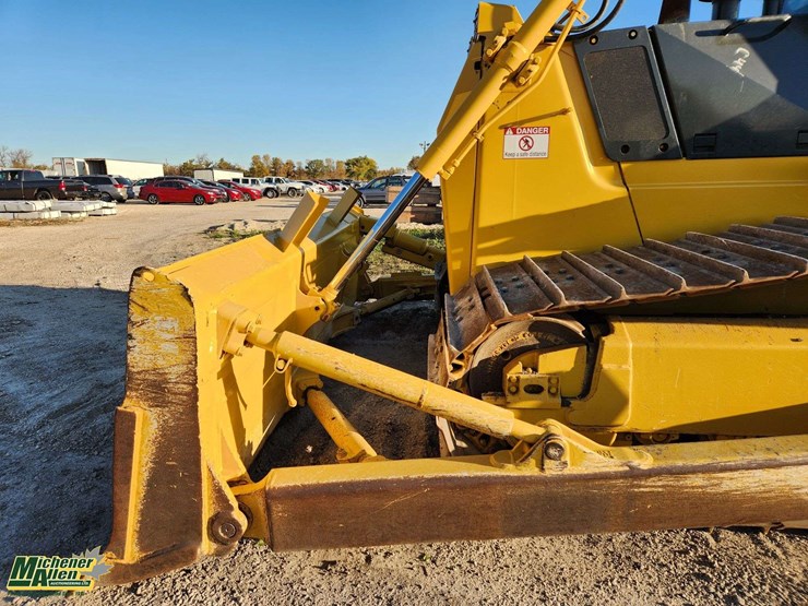 2015-komatsu-d65px-image-38