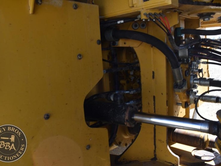 2016-caterpillar-982m-image-47