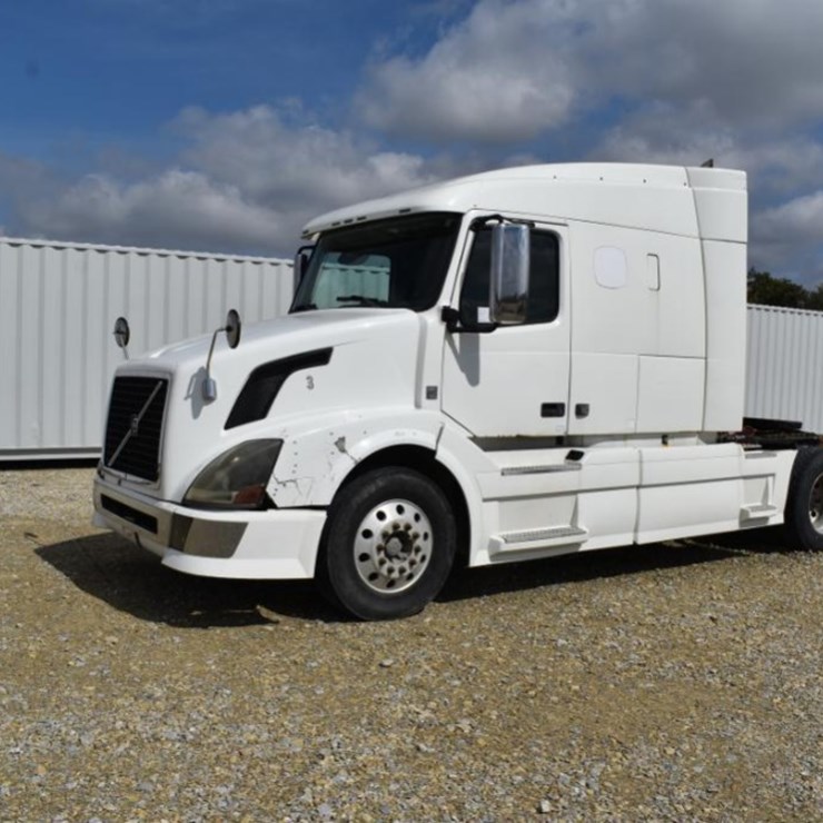 2009 VOLVO VNL64T630