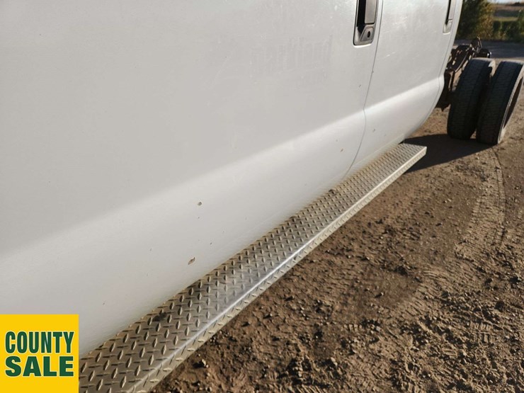 2013-ford-f550-image-30