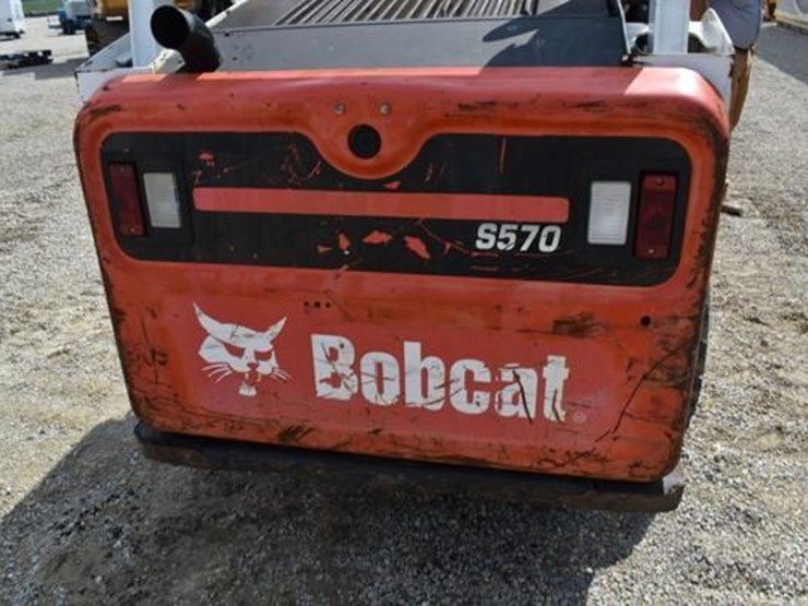 2017-bobcat-s570-image-32