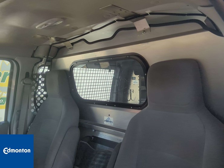 2012-ford-cargo-image-14