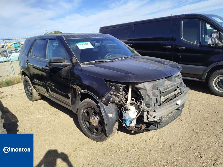 2015-ford-explorer-image-2