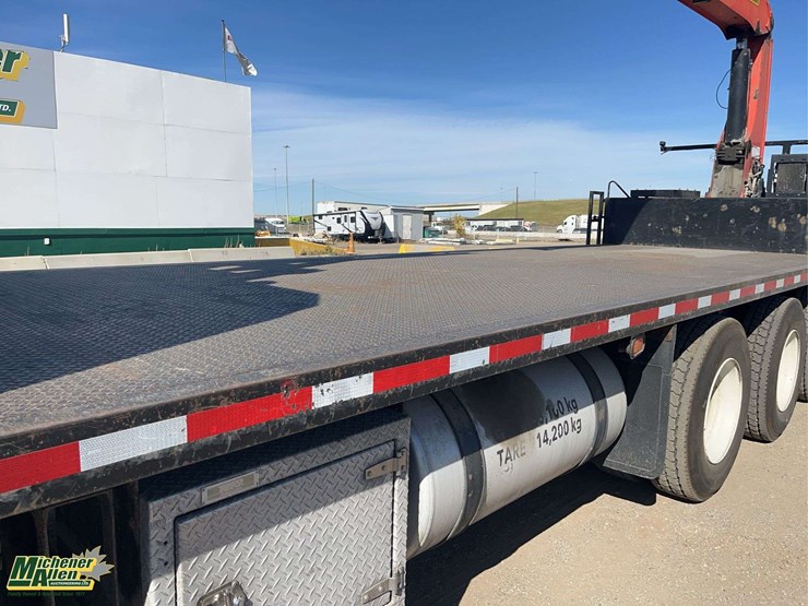 2017-freightliner-114sd-image-17