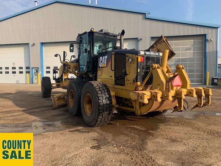 2015-caterpillar-14m-image-3