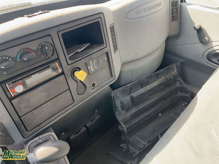 2005-international-durastar-4300-image-13