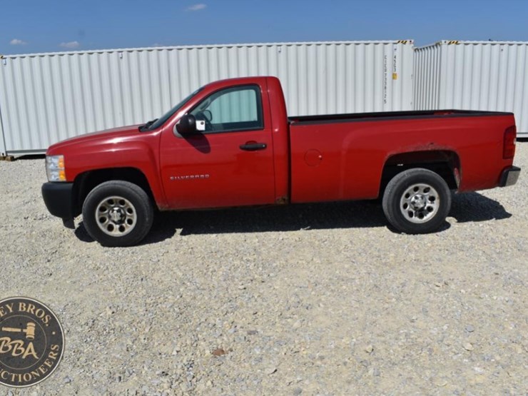 2010-chevrolet-silverado-1500-image-2