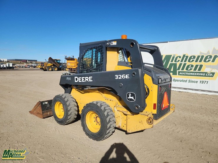 deere-326e-image-3