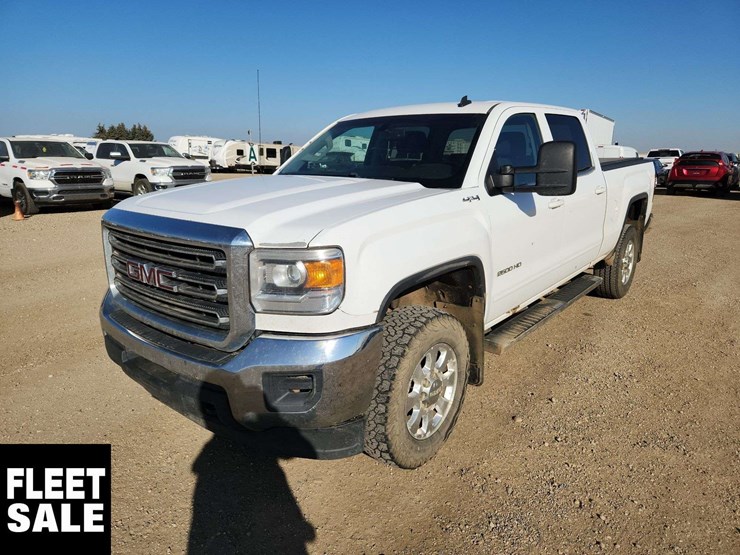 2015-gmc-sierra-2500hd-image-1