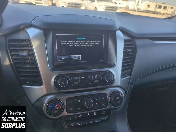 2019-chevrolet-suburban-image-12